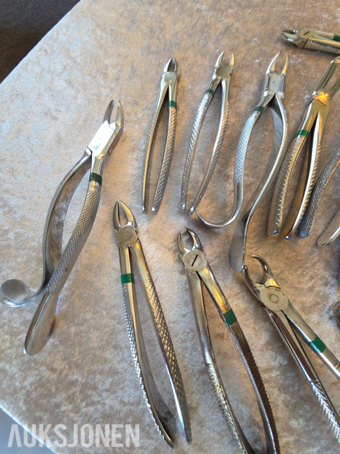 Parti med odontologiske tannekstraksjonstenger og spesialtenger – ca. 35 stk