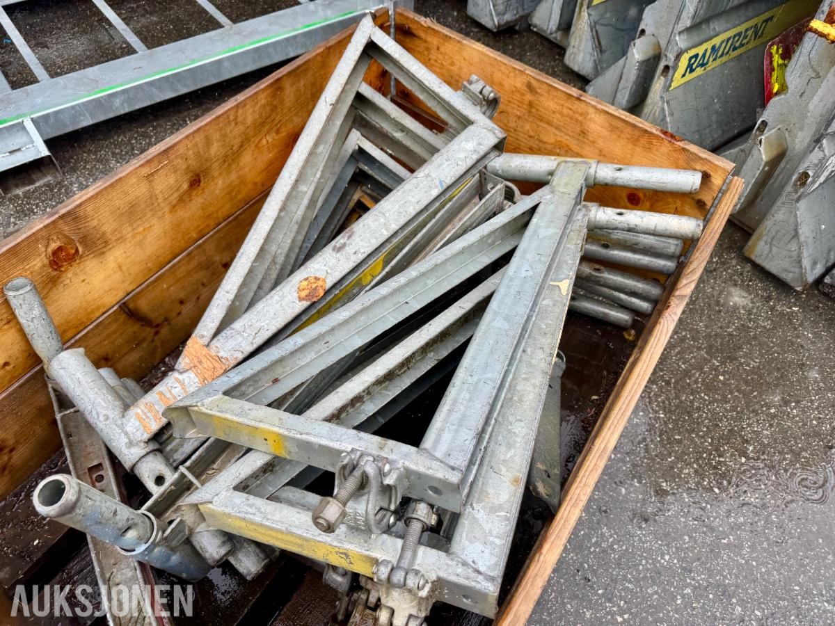 Div. stillasdeler – Konsoller til Layher stillas