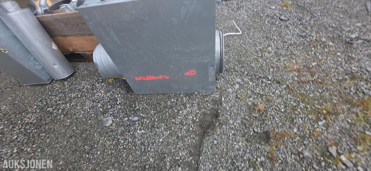 Diverse overskuddslager ventilasjonsutstyr – Systemair vifter, kanalheis, sentralstøvsuger, ventilasjonsdeler m.m.