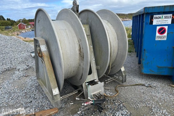 Henriksen MBH Dobbel Trommelvinsj | Hydraulisk | Ca. 2,5 tonn