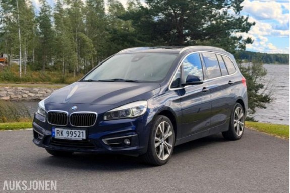 2016 BMW 218D GRAN TOURER 2.0 150hk  automat 7 seter hengerfeste forvarmer motor soltak s+v dekk