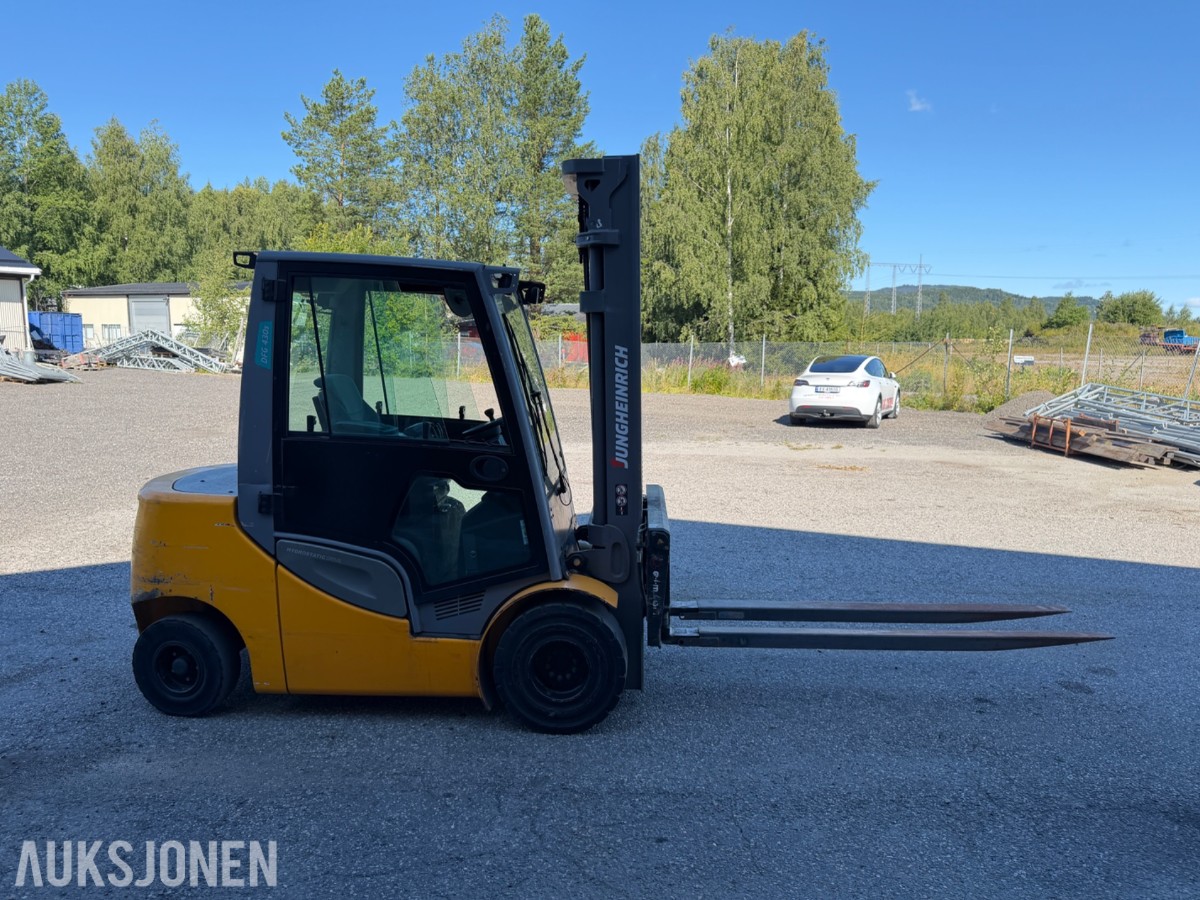 2017 Jungheinrich DFG 430s Dieseltruck med langgaffler