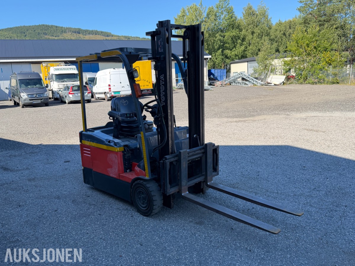 2003 Toyota 7FBEF15 - Elektrisk gaffeltruck, nylig kontrollert
