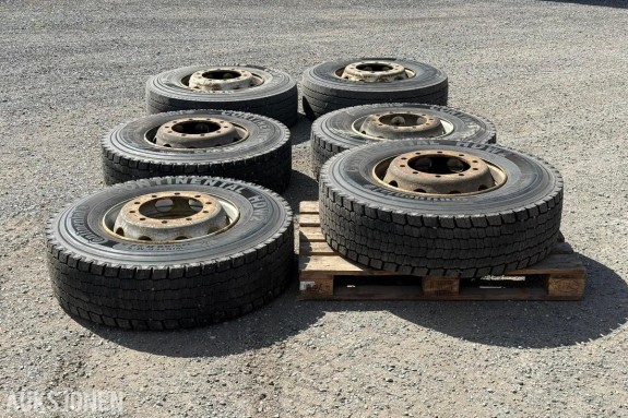 Continental lastebildekk med felg - 315/80R 22.5