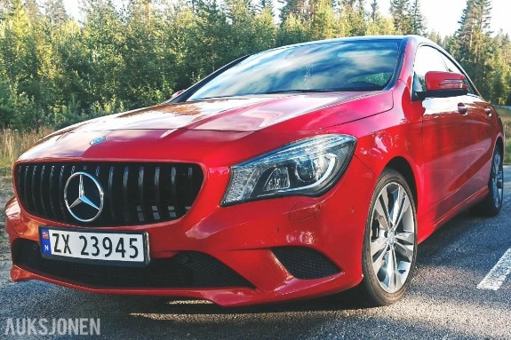 2014 Mercedes-Benz CLA 180 Manuell Skinninteriør Panoramatak Parkeringssensor 195300 km
