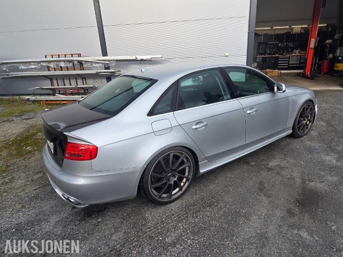 2011 Audi A4 2.0 17 hk ABT 195000 km