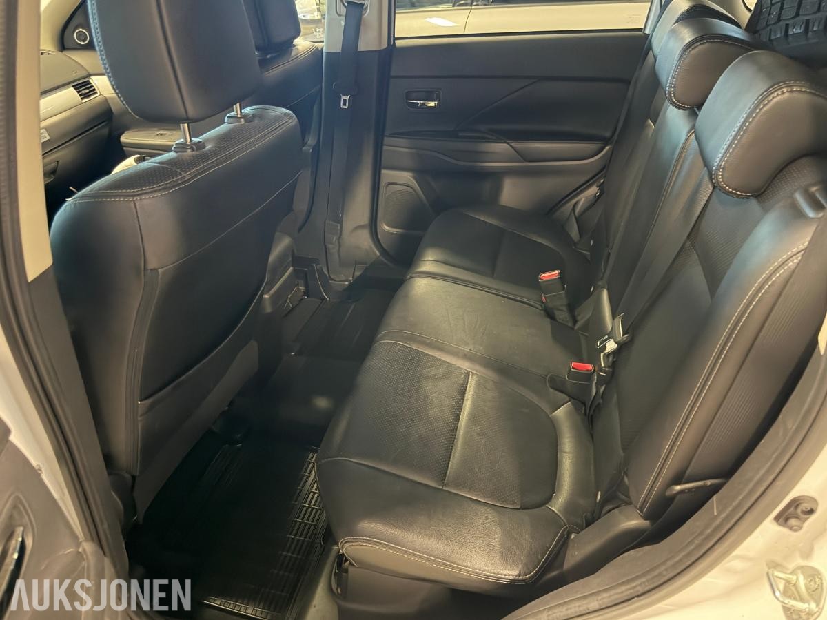 2015 Mitsubishi OUTLANDER PHEV 2.0-121 4WD, 181000km