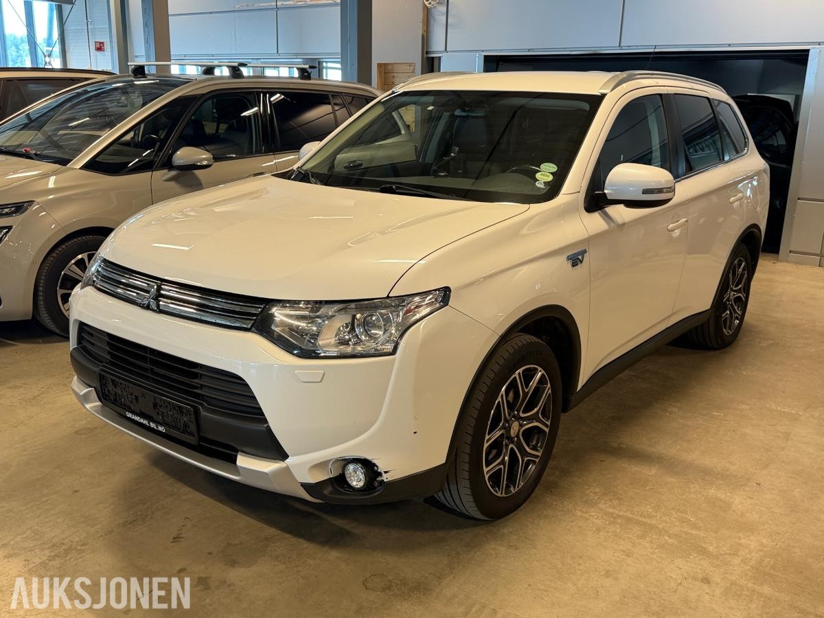 2015 Mitsubishi OUTLANDER PHEV 2.0-121 4WD, 181000km