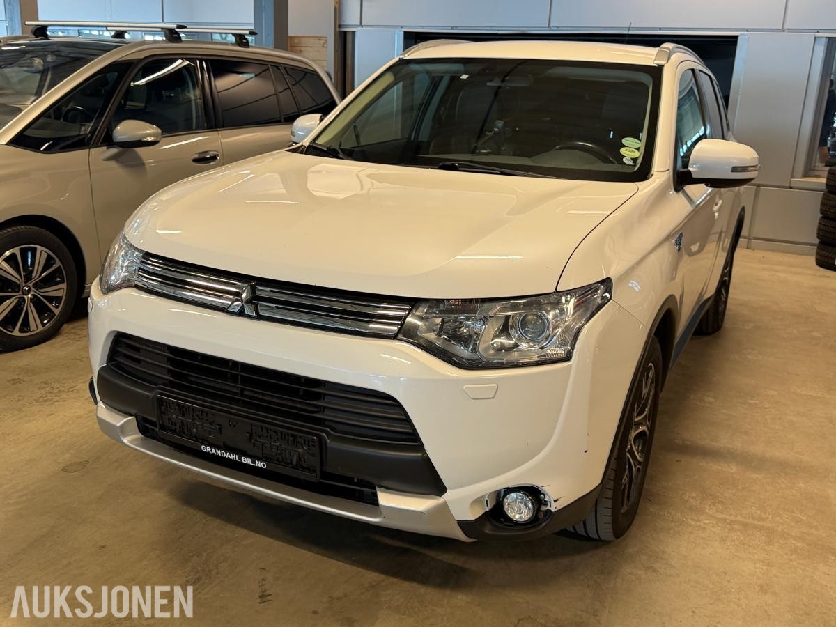 2015 Mitsubishi OUTLANDER PHEV 2.0-121 4WD, 181000km