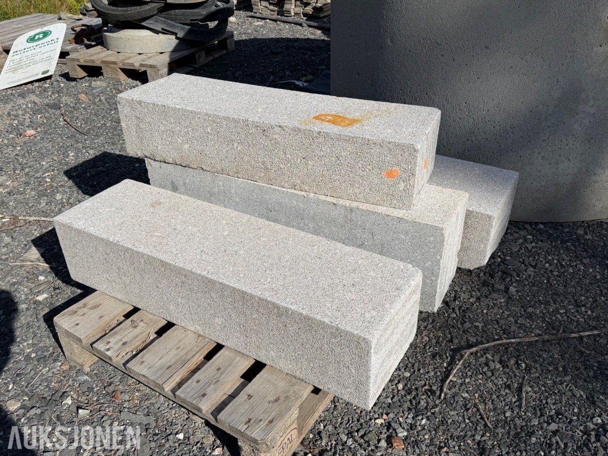 4 stk granittblokker 107 × 30 × 23 cm