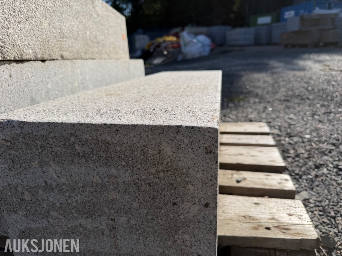 4 stk granittblokker 107 × 30 × 23 cm