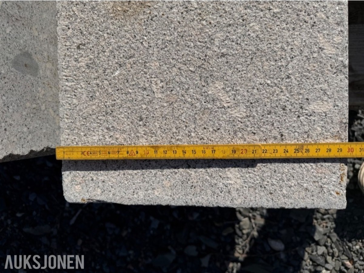 4 stk granittblokker 107 × 30 × 23 cm