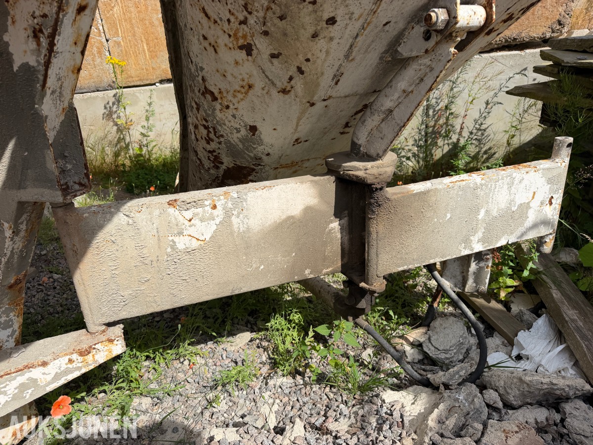 CIFA betongtrommel med 4-sylindret DEUTZ dieselmotor