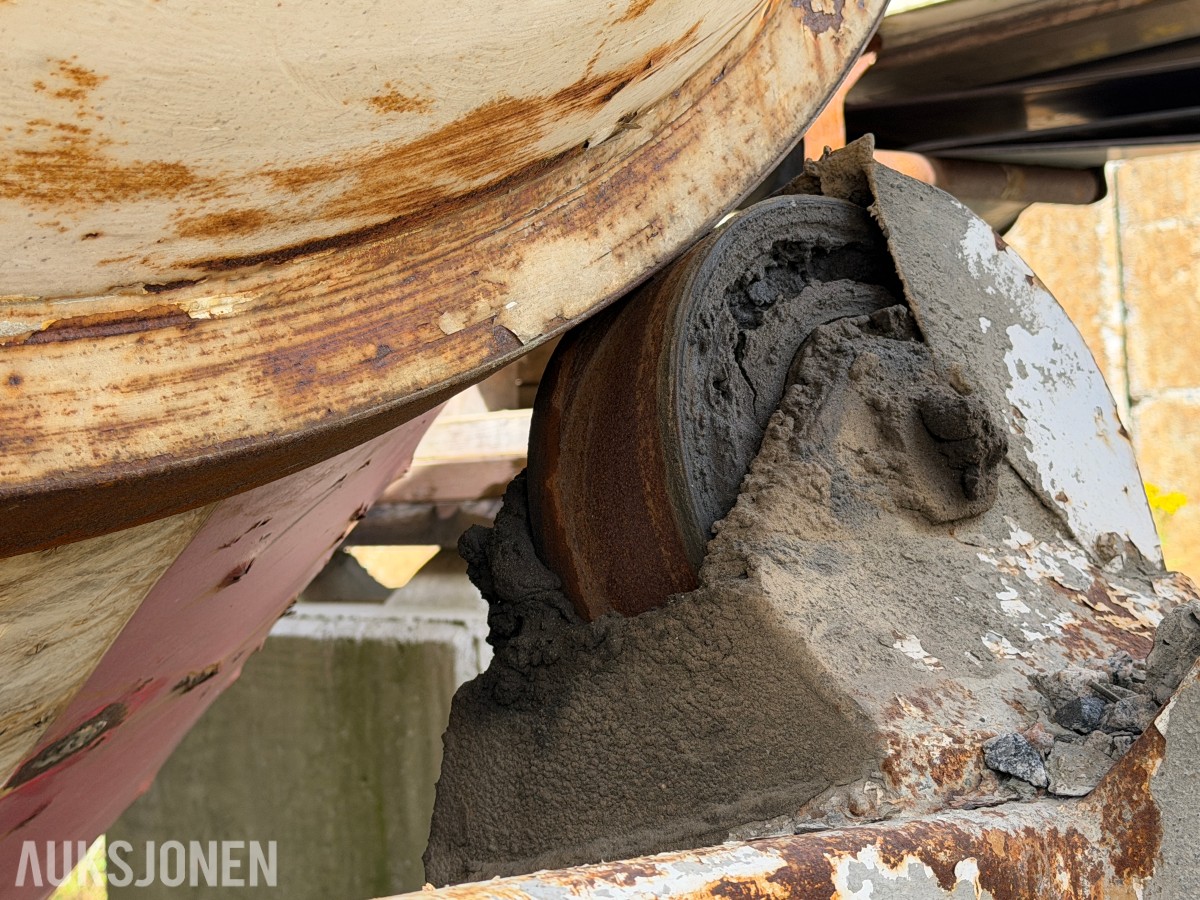 CIFA betongtrommel med 4-sylindret DEUTZ dieselmotor