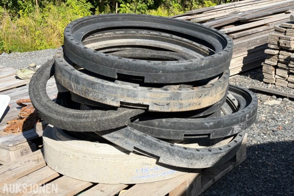9 stk justeringsringer Ø75 cm + 1 stk betongkumring Ø65 cm