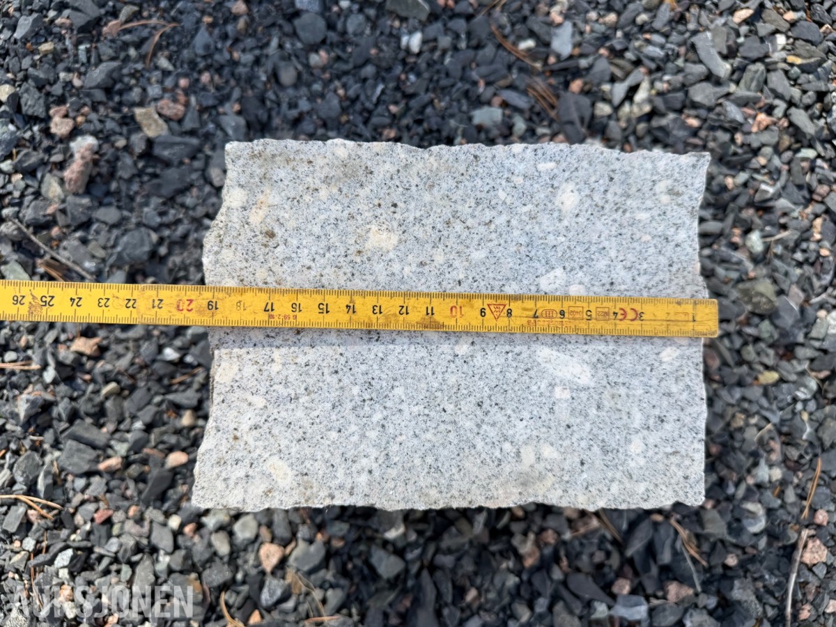 Granitt brostein ca. 21 × 14 × 14 cm – storsekk
