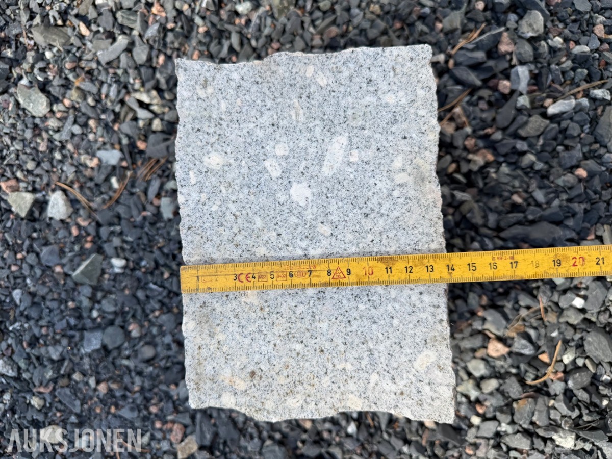 Granitt brostein ca. 21 × 14 × 14 cm – storsekk