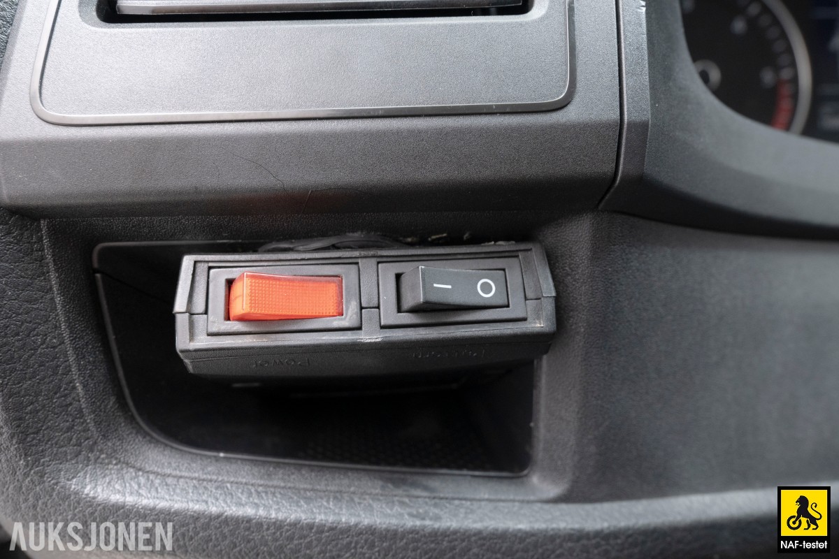 2019 Volkswagen Transporter TDI 4MOTION AUTOMAT HENGERFESTE INNREDNING VARMER KAMERA