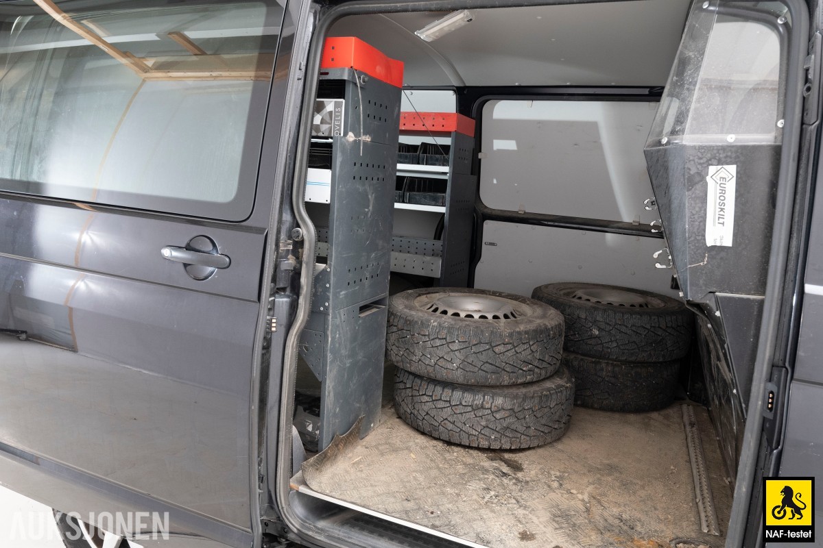 2019 Volkswagen Transporter TDI 4MOTION AUTOMAT HENGERFESTE INNREDNING VARMER KAMERA