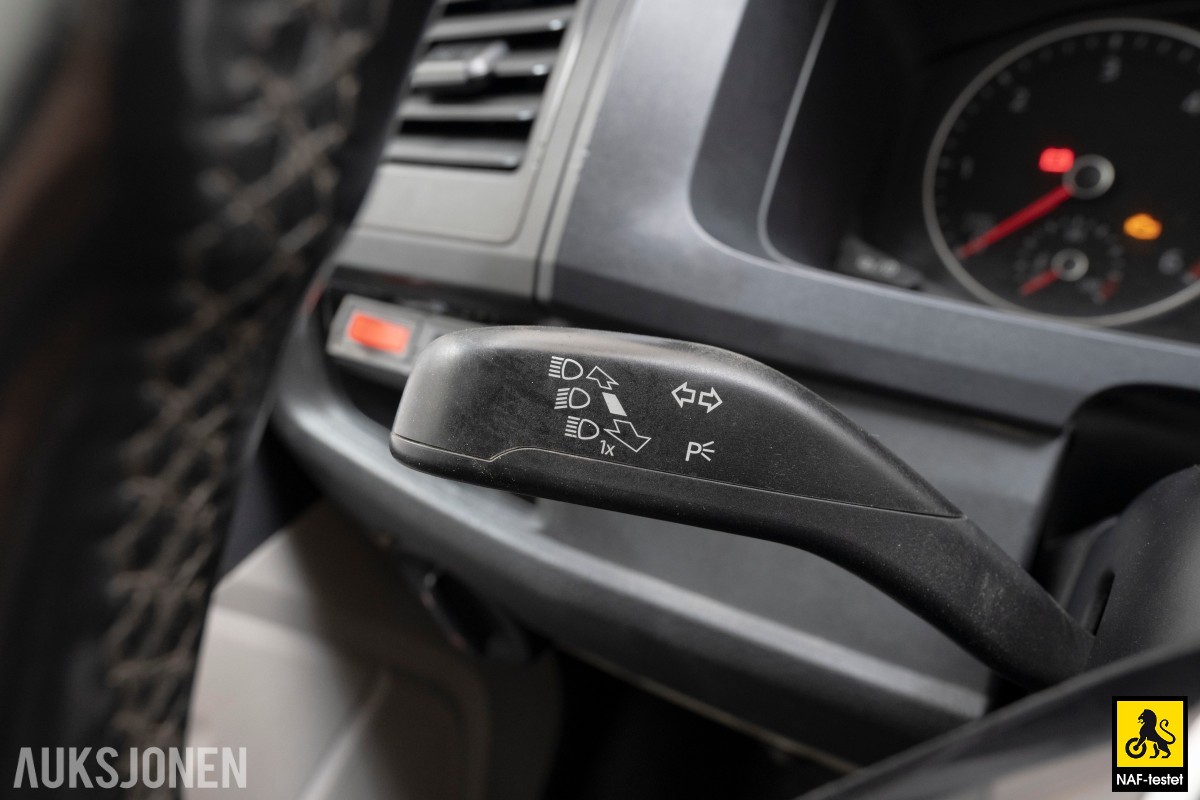2019 Volkswagen Transporter TDI 4MOTION AUTOMAT HENGERFESTE INNREDNING VARMER KAMERA