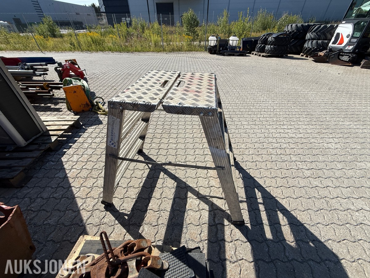 Arbeidsbukk/stige i aluminium