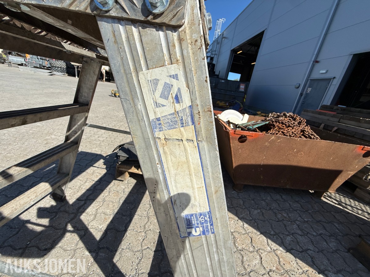 Arbeidsbukk/stige i aluminium
