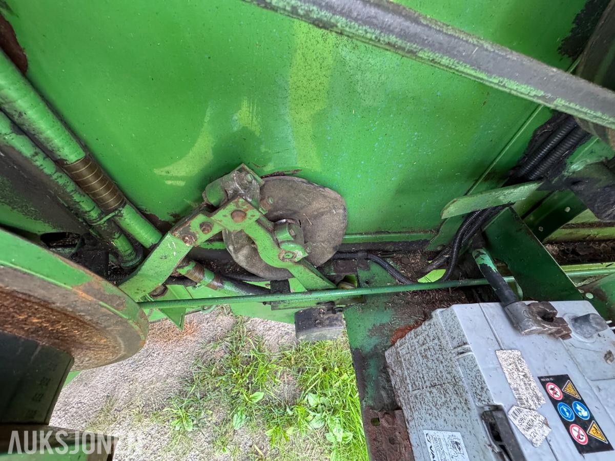 John Deere 1055 tresker / 2702 timer