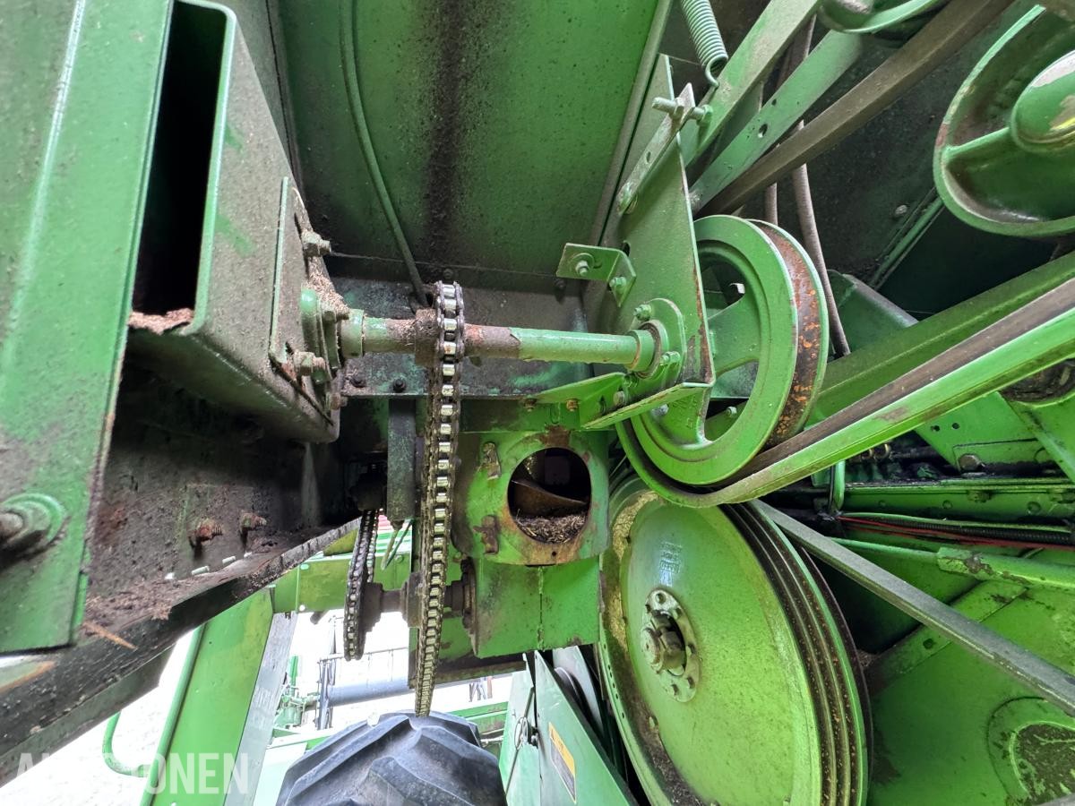 John Deere 1055 tresker / 2702 timer