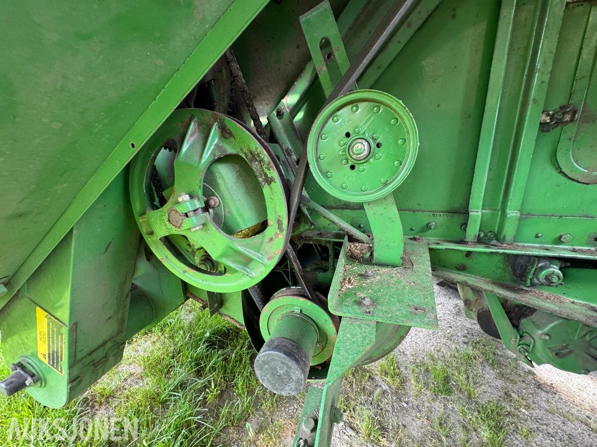 John Deere 1055 tresker / 2702 timer
