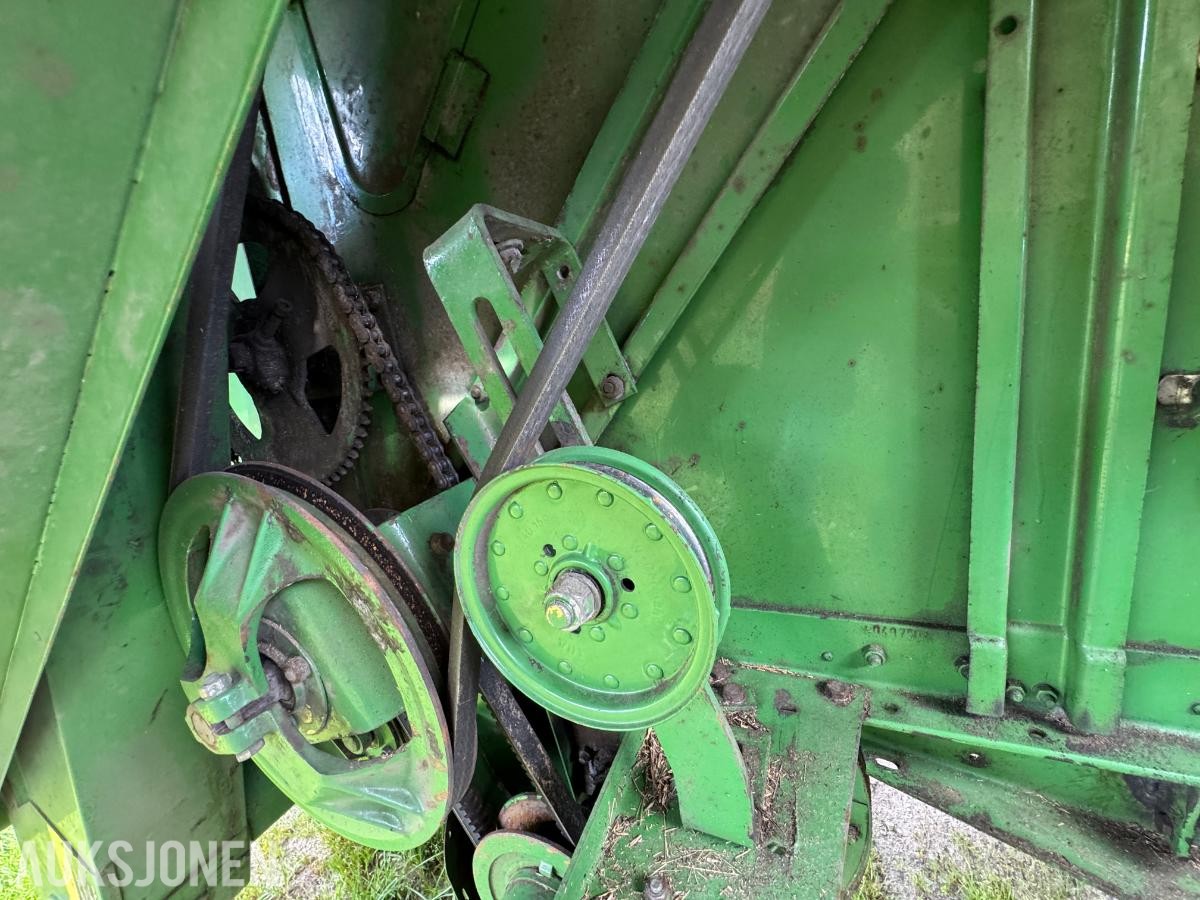 John Deere 1055 tresker / 2702 timer