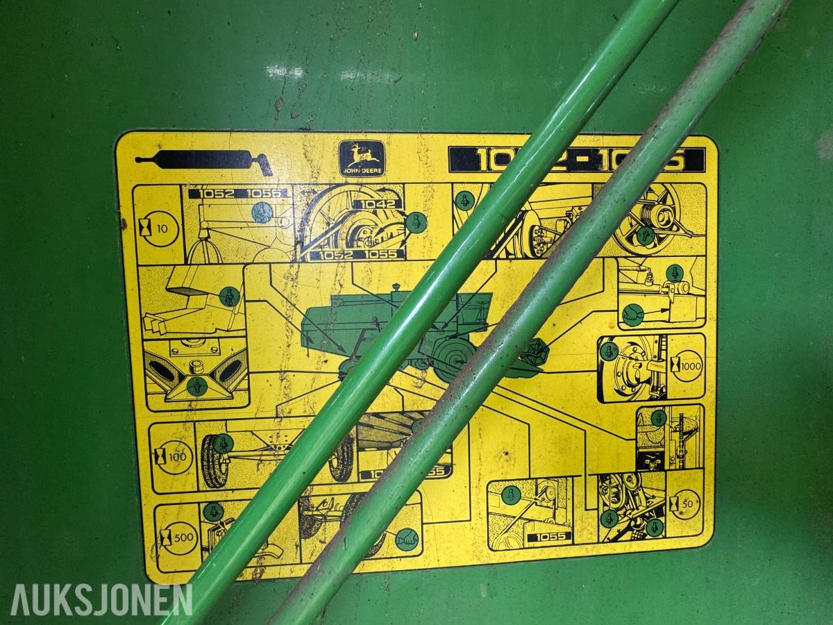 John Deere 1055 tresker / 2702 timer