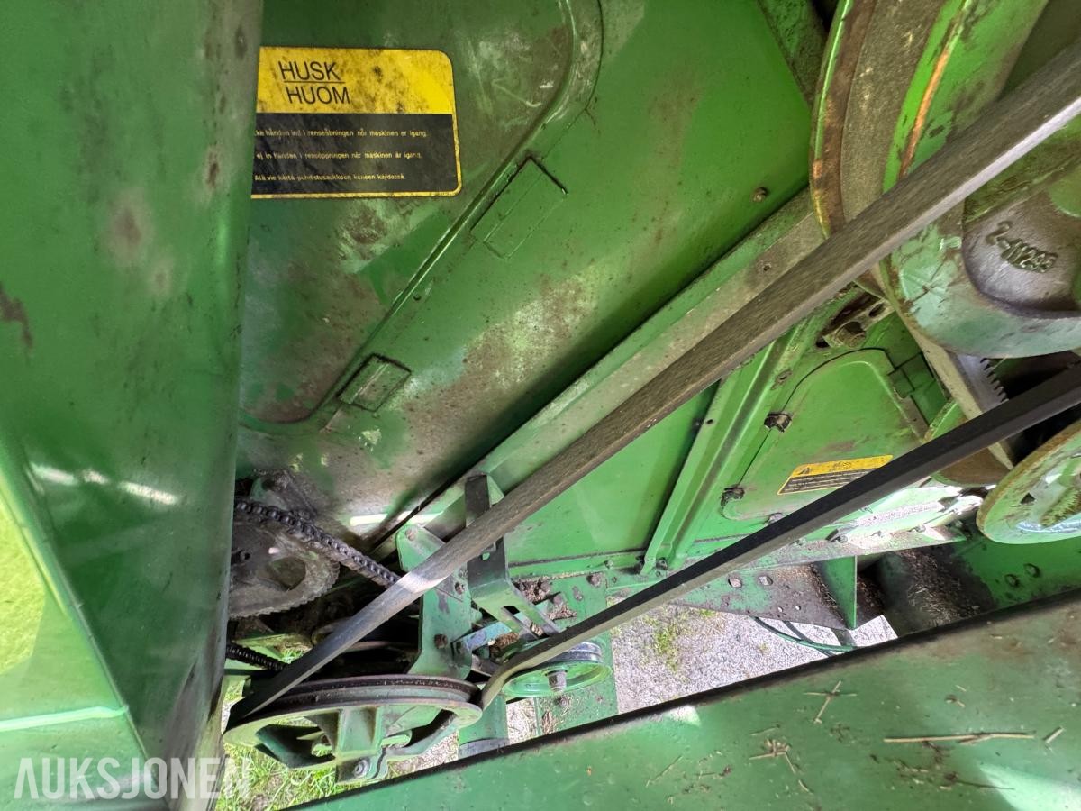 John Deere 1055 tresker / 2702 timer