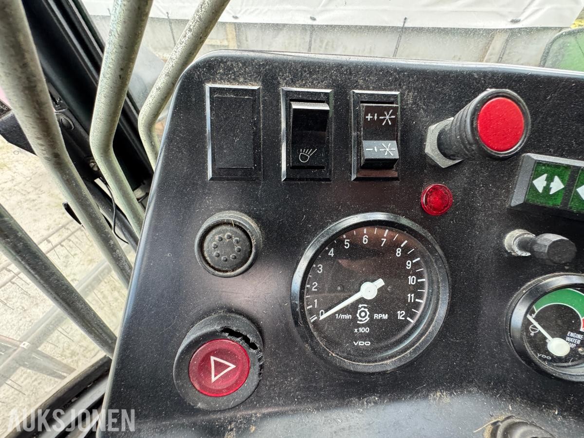 John Deere 1055 tresker / 2702 timer