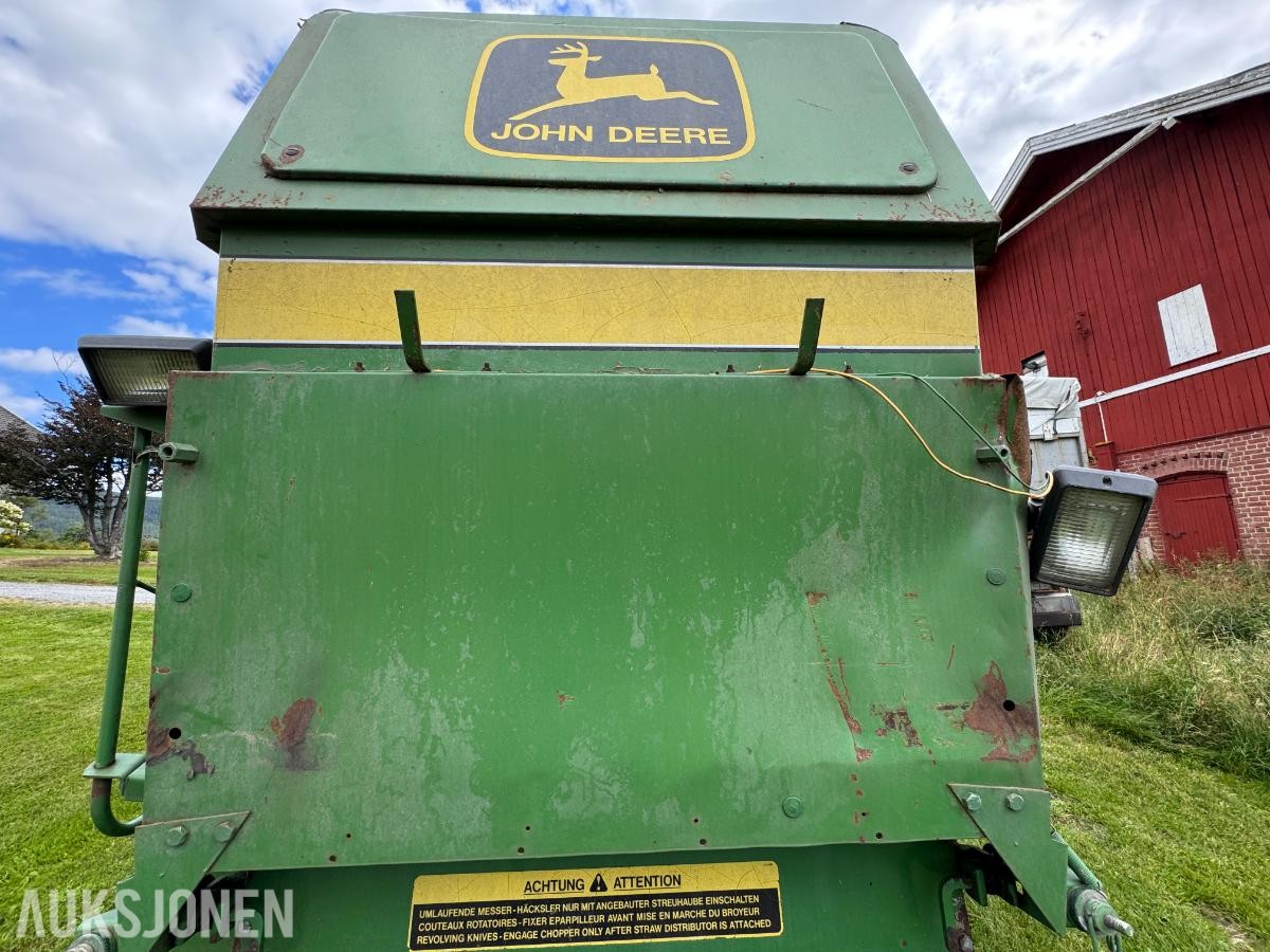 John Deere 1055 tresker / 2702 timer