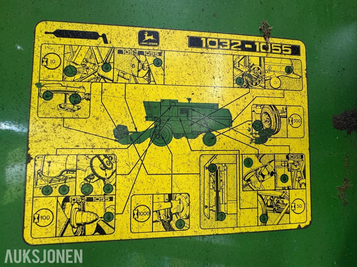 John Deere 1055 tresker / 2702 timer