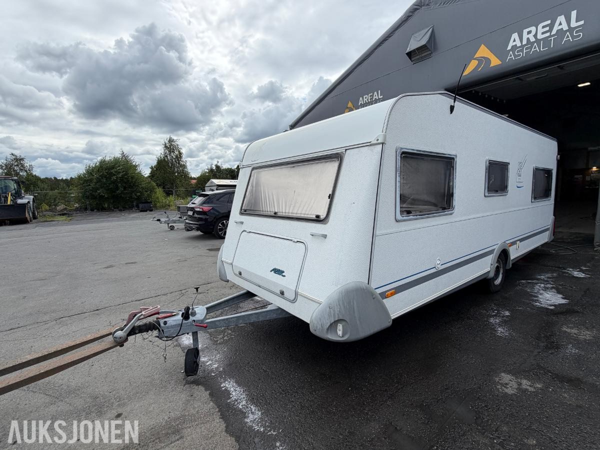 1999 Knaus Azur Royale campingvogn – Soveplass til 5 personer