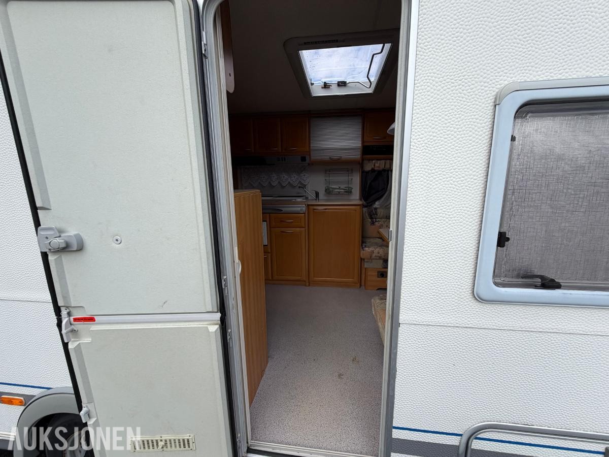 1999 Knaus Azur Royale campingvogn – Soveplass til 5 personer