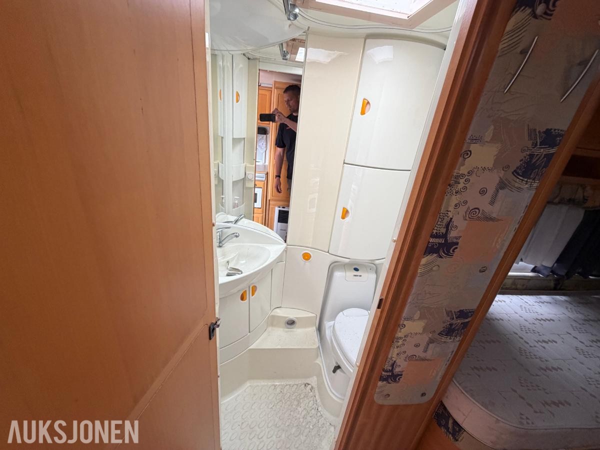 1999 Knaus Azur Royale campingvogn – Soveplass til 5 personer