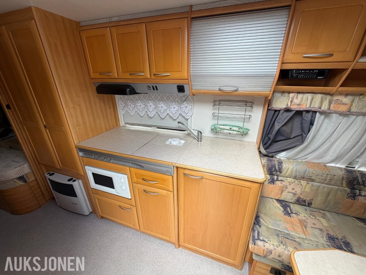 1999 Knaus Azur Royale campingvogn – Soveplass til 5 personer