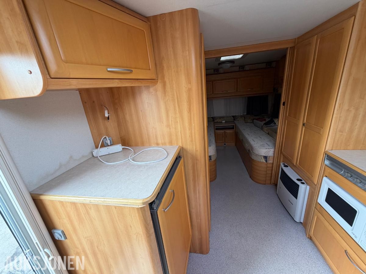 1999 Knaus Azur Royale campingvogn – Soveplass til 5 personer