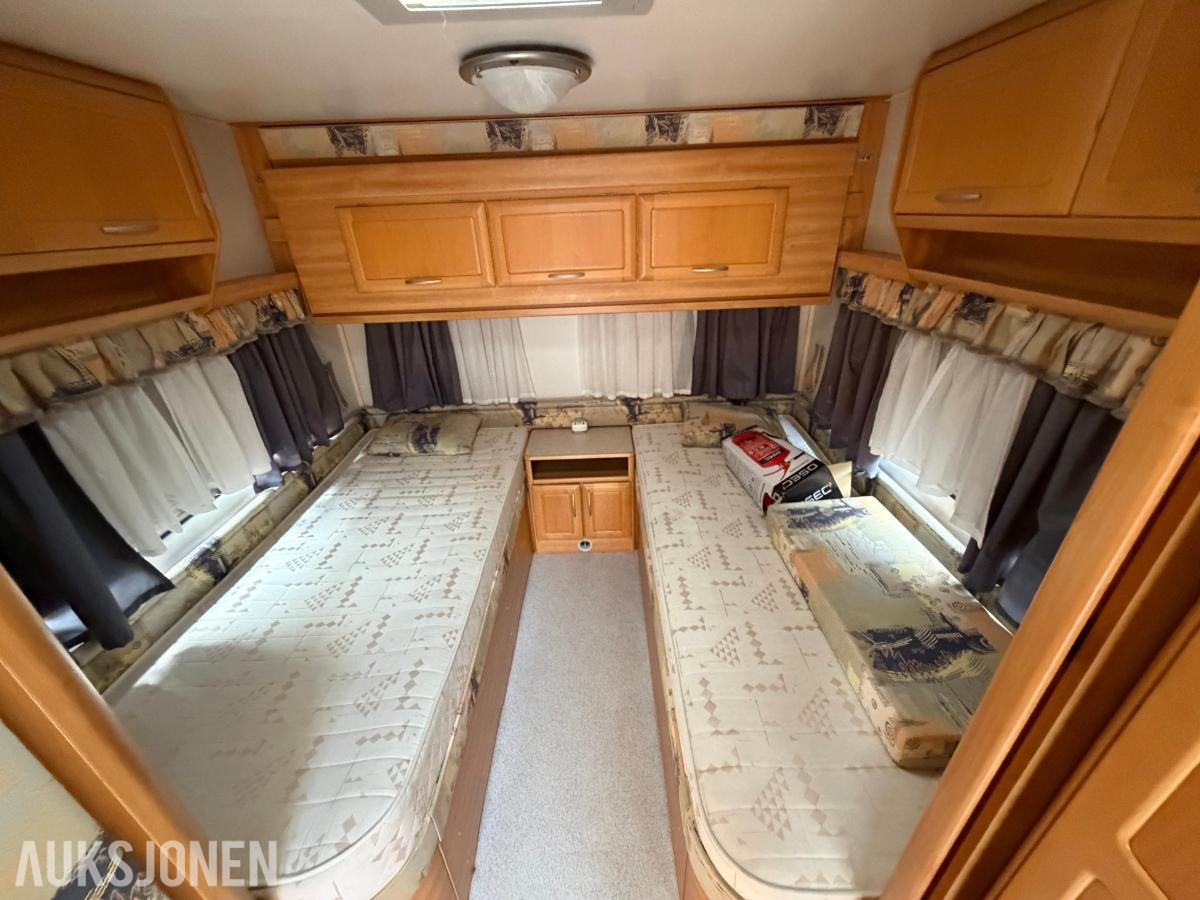 1999 Knaus Azur Royale campingvogn – Soveplass til 5 personer