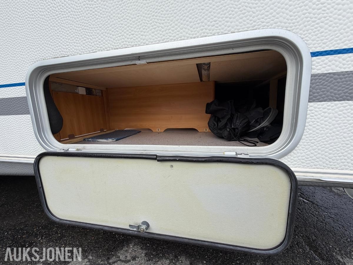 1999 Knaus Azur Royale campingvogn – Soveplass til 5 personer