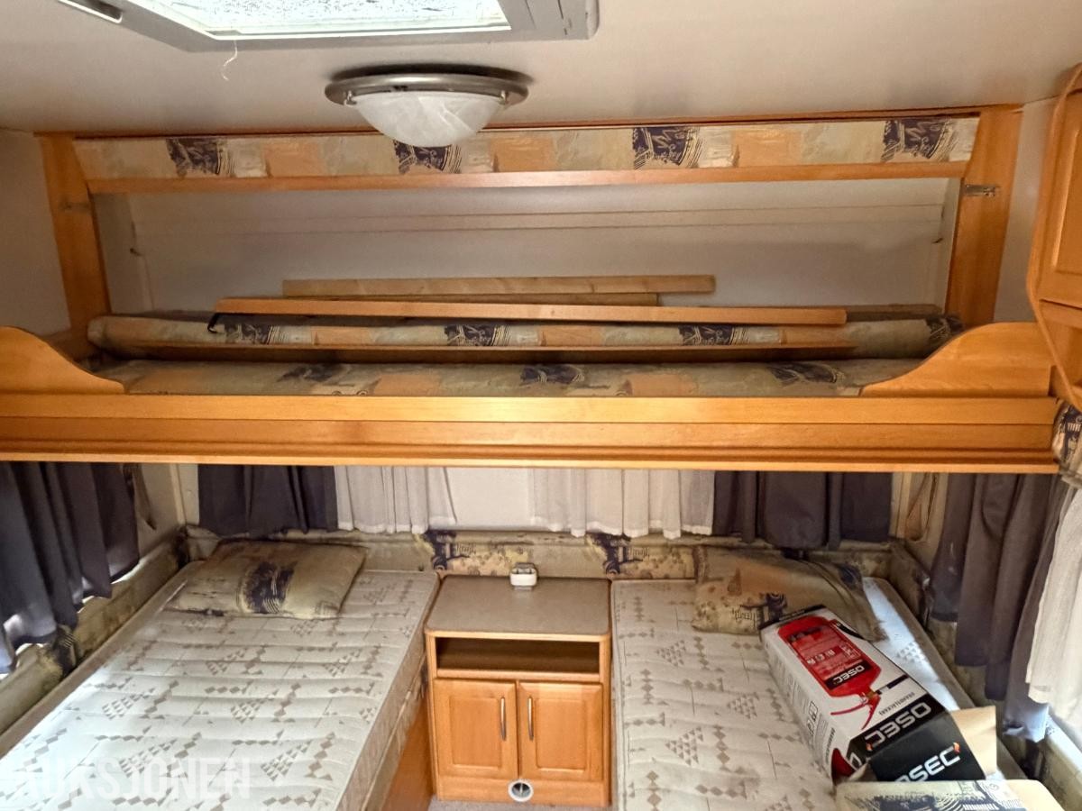 1999 Knaus Azur Royale campingvogn – Soveplass til 5 personer
