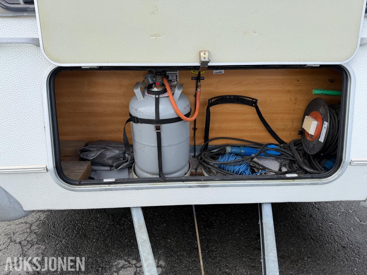 1999 Knaus Azur Royale campingvogn – Soveplass til 5 personer