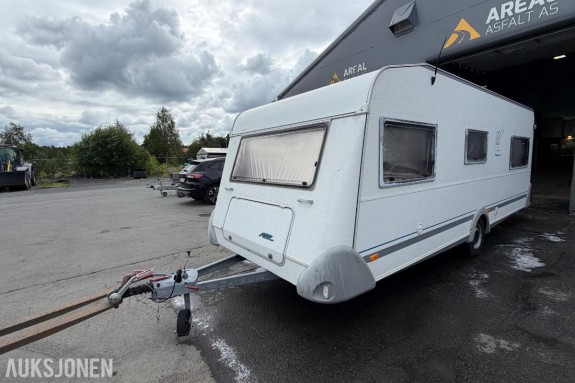 1999  Knaus Azur Royale campingvogn – Soveplass til 5 personer