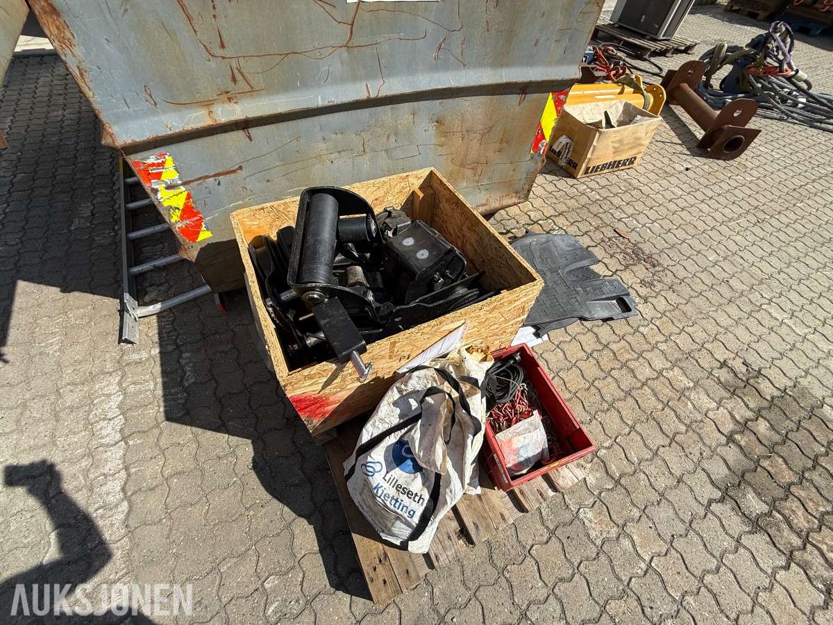 Parti med løfte og riggutstyr