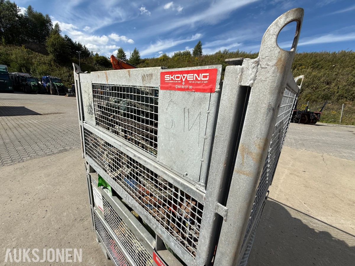2 stk. stabelbare stålkasser med rundslinger