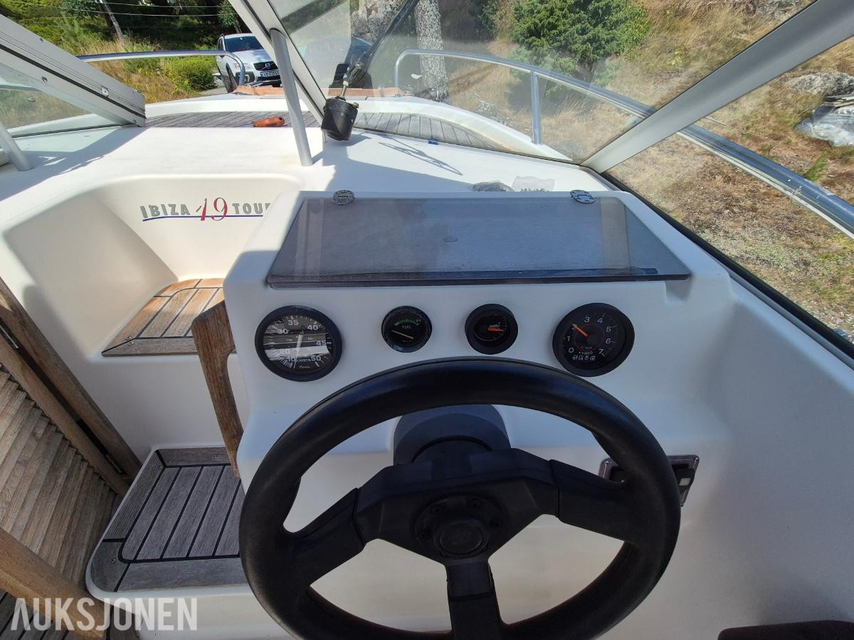 1998-99 Ibiza 19 Touring med Johnson 130hk