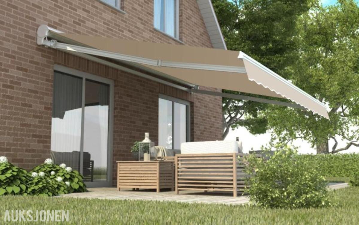 TERRASSEMARKISE 450X300CM BREDDE/UTFALL - MOTORSTYRT - KASSETTMARKISE - HELT NY