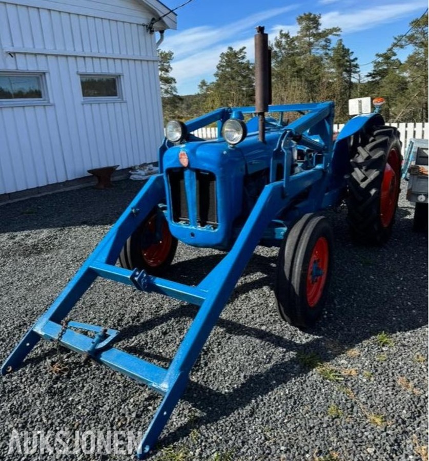 1971 Ford Super Dexta med lasteapparat - mva fri